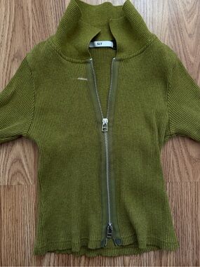 Olive Green Ribbed Zip-Front Women’s Sweater